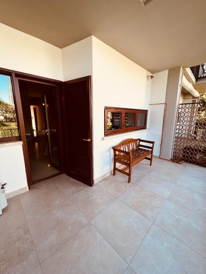 Lido Galeazzi Giant Pool Apartment Сирмионе Екстериор снимка