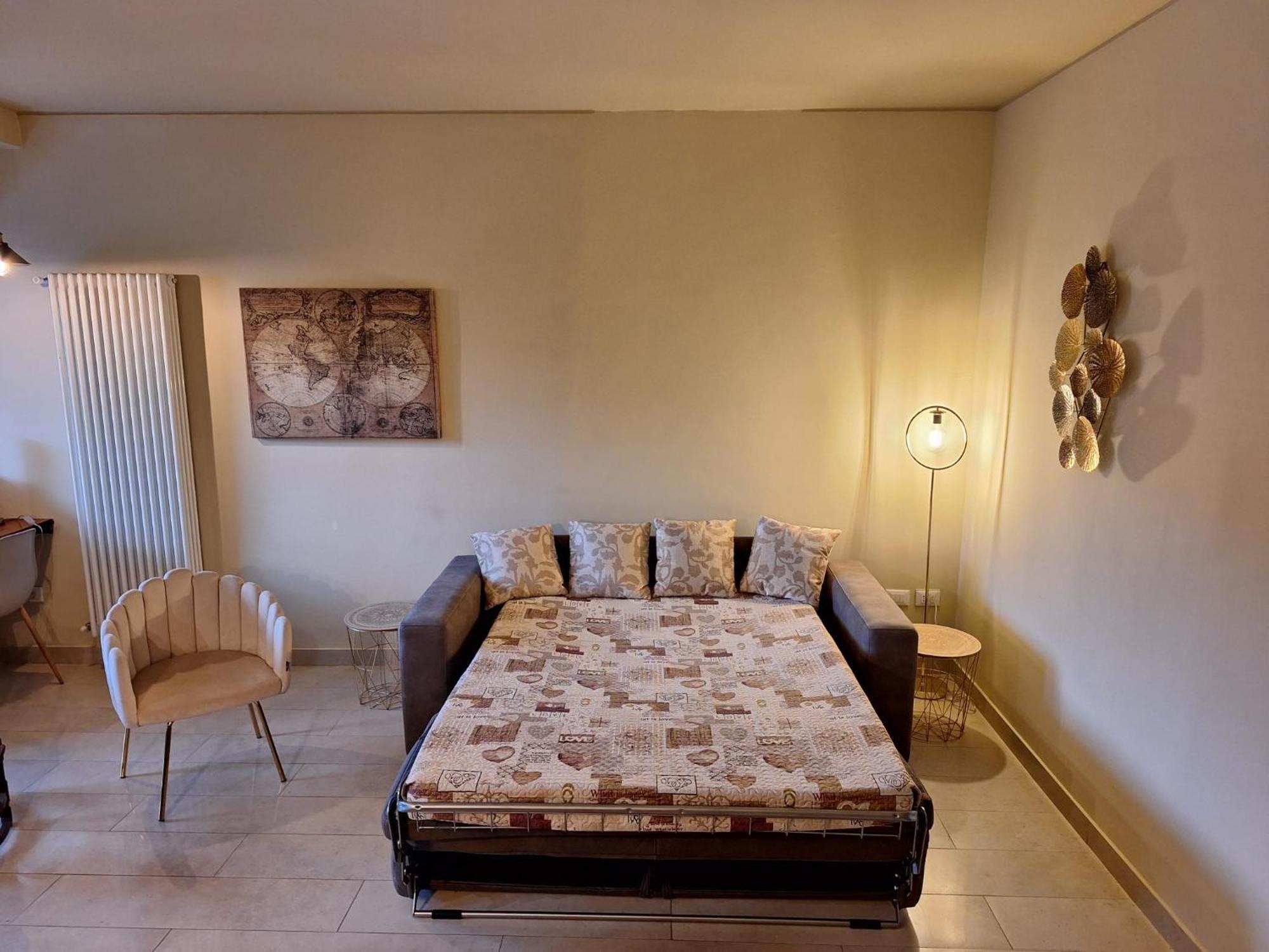 Lido Galeazzi Giant Pool Apartment Сирмионе Екстериор снимка